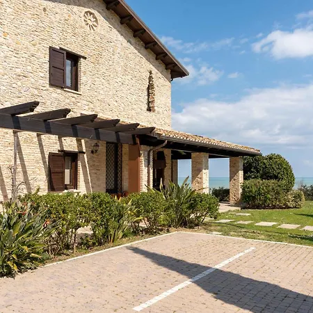 Homiday - Borgo Mediterraneus Pineto